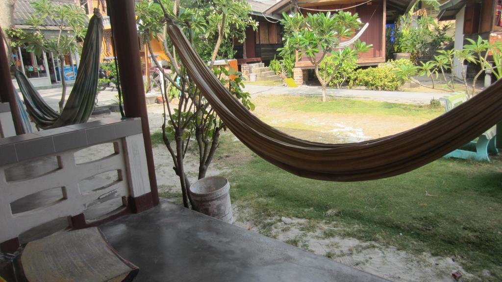 Charung Beach Haad Rin Extérieur photo