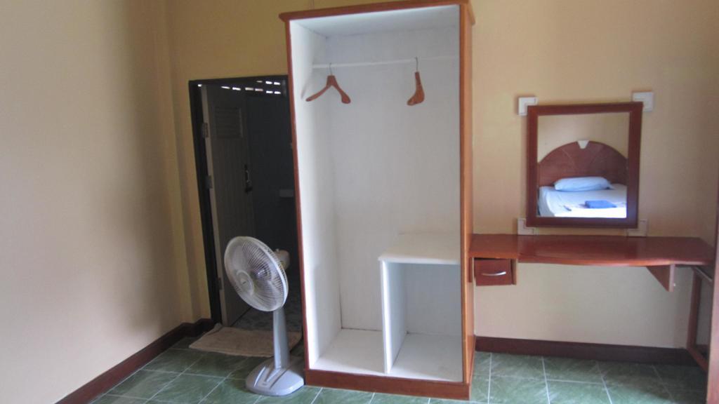 Charung Beach Haad Rin Extérieur photo