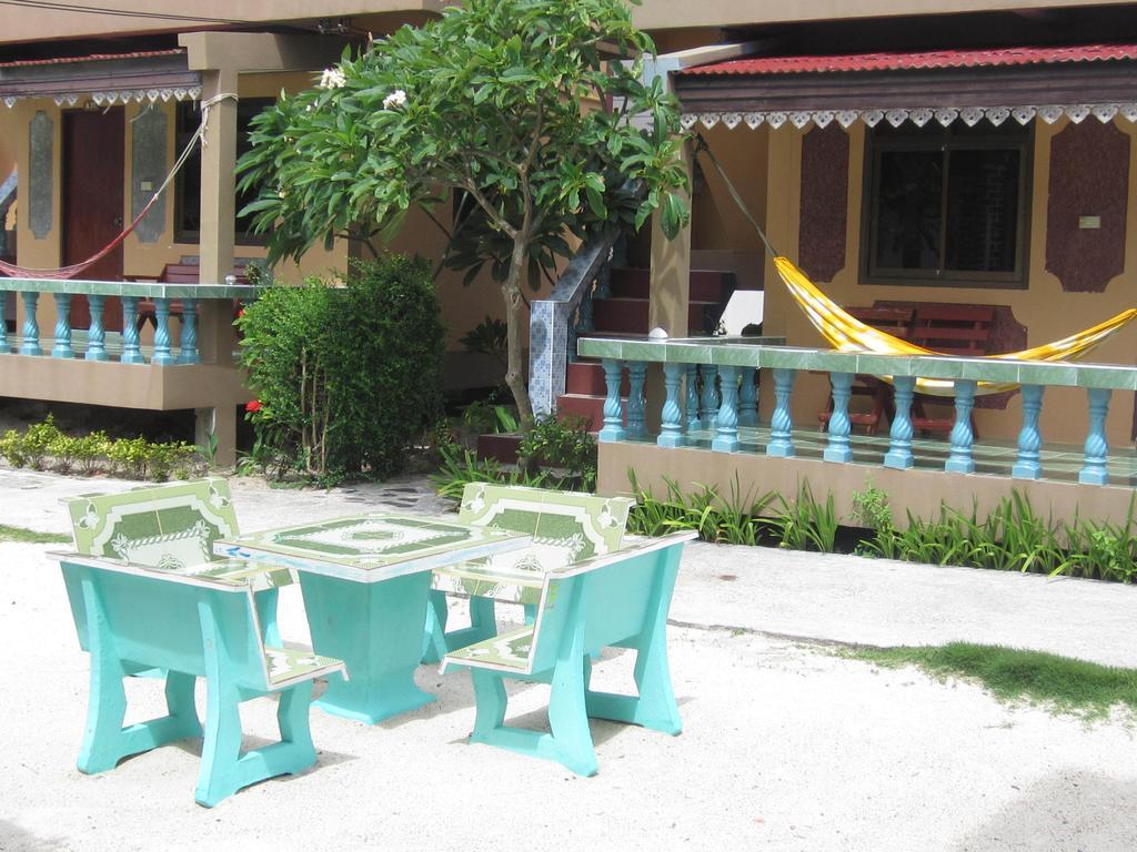 Charung Beach Haad Rin Extérieur photo