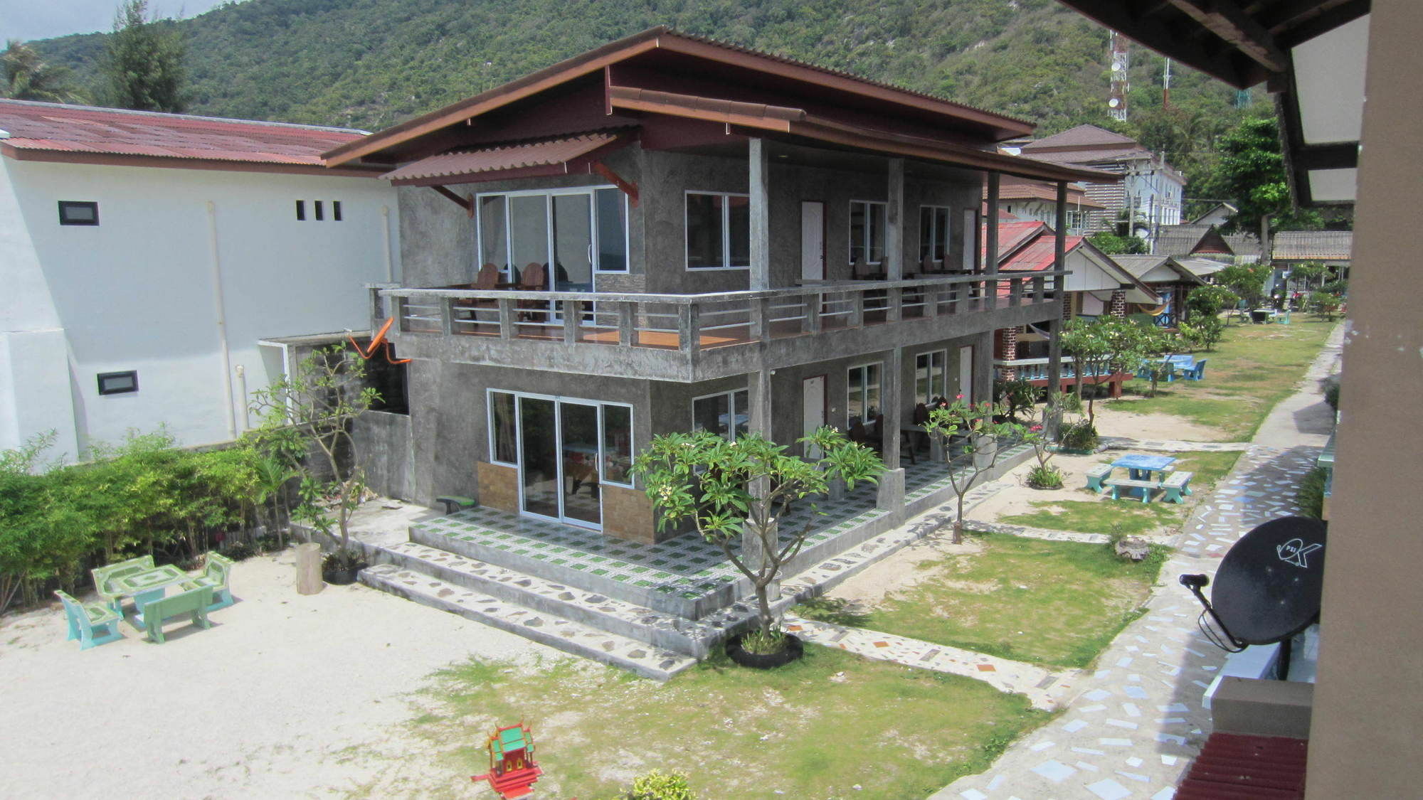 Charung Beach Haad Rin Extérieur photo
